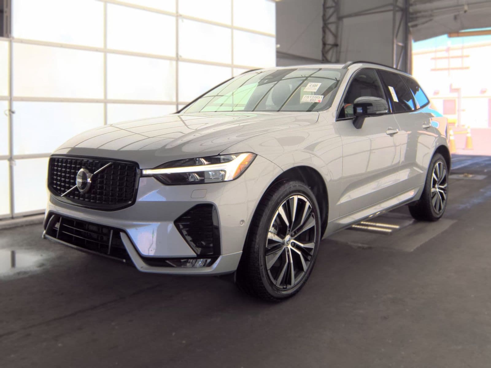 2025 VOLVO XC60 B5 Plus