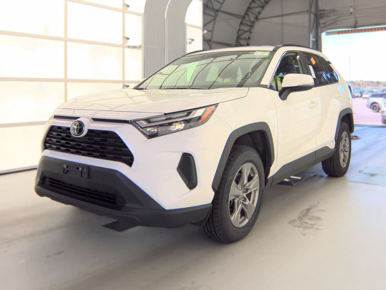 2025 TOYOTA RAV4 HYBRID XLE