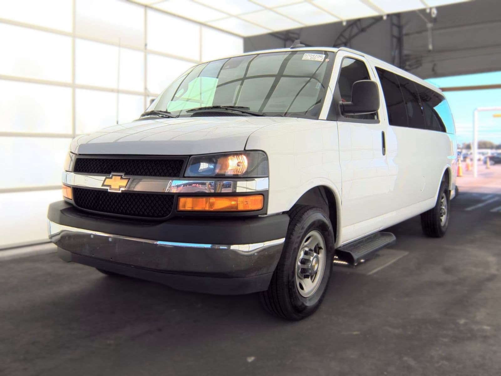 2025 CHEVROLET EXPRESS 3500 LT