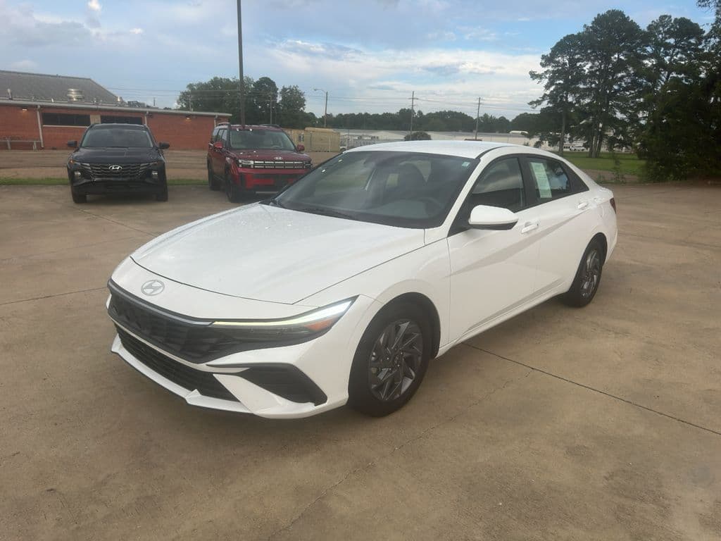 2024 HYUNDAI ELANTRA SEL