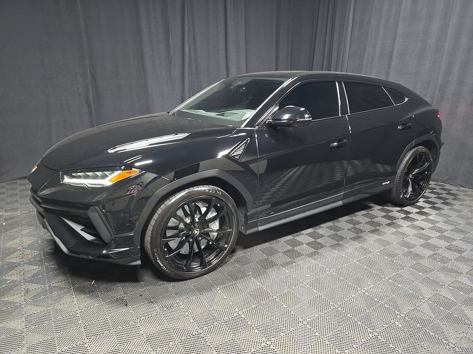2024 LAMBORGHINI URUS S