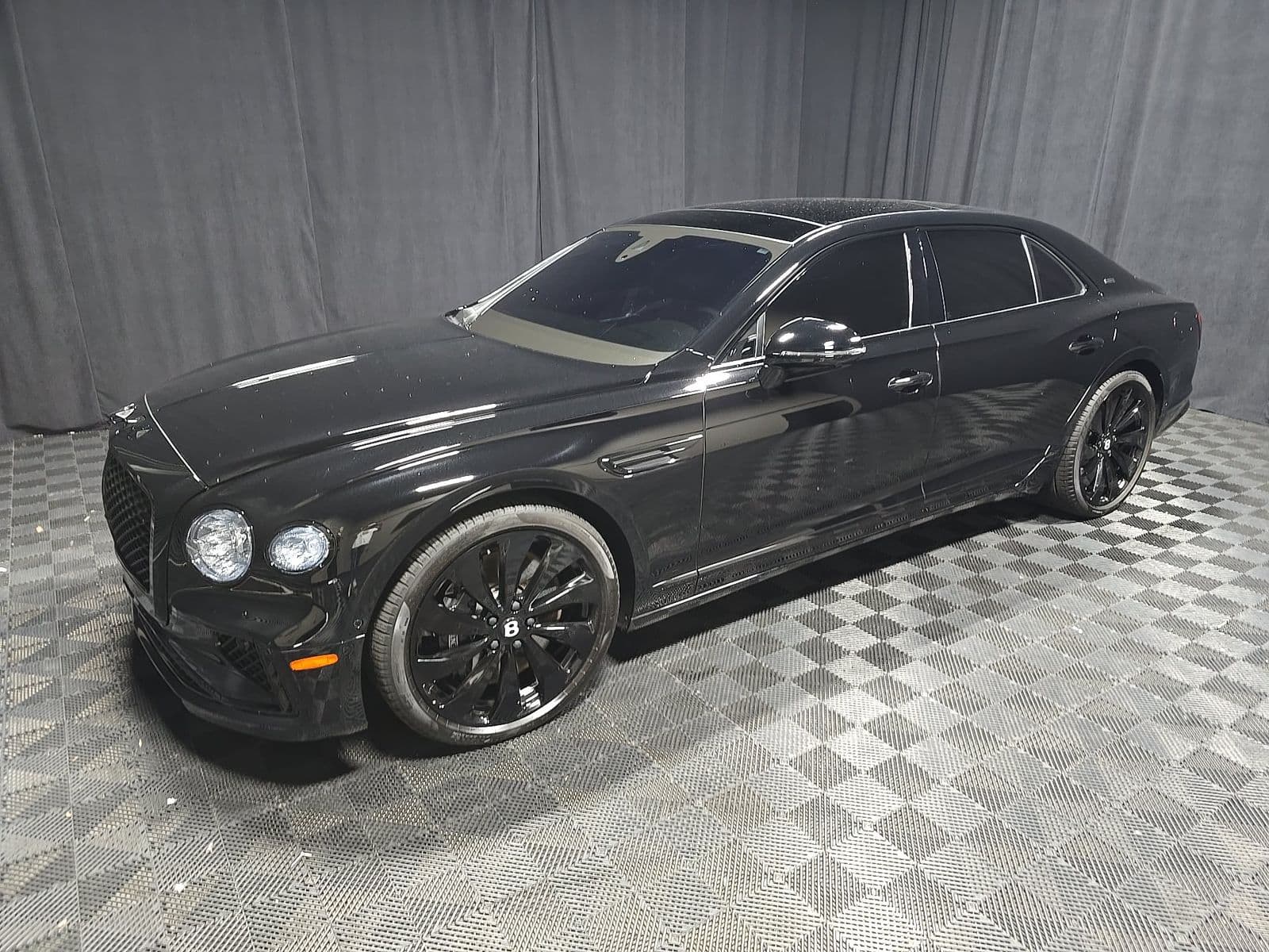 2025 BENTLEY FLYING SPUR BLACK Edition