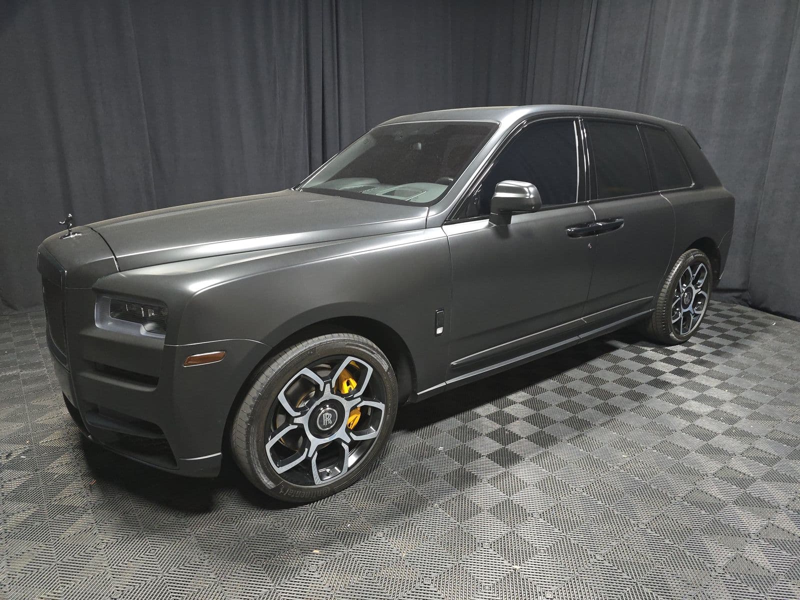 2023 ROLLS-ROYCE CULLINAN Base