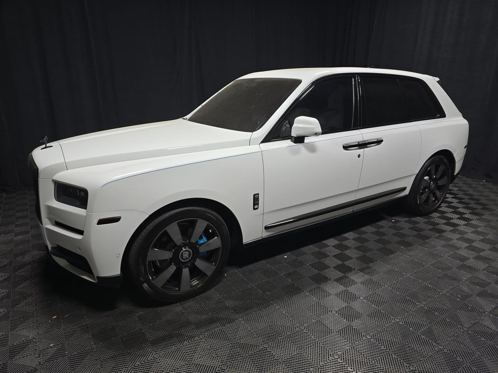 2023 ROLLS-ROYCE CULLINAN Base