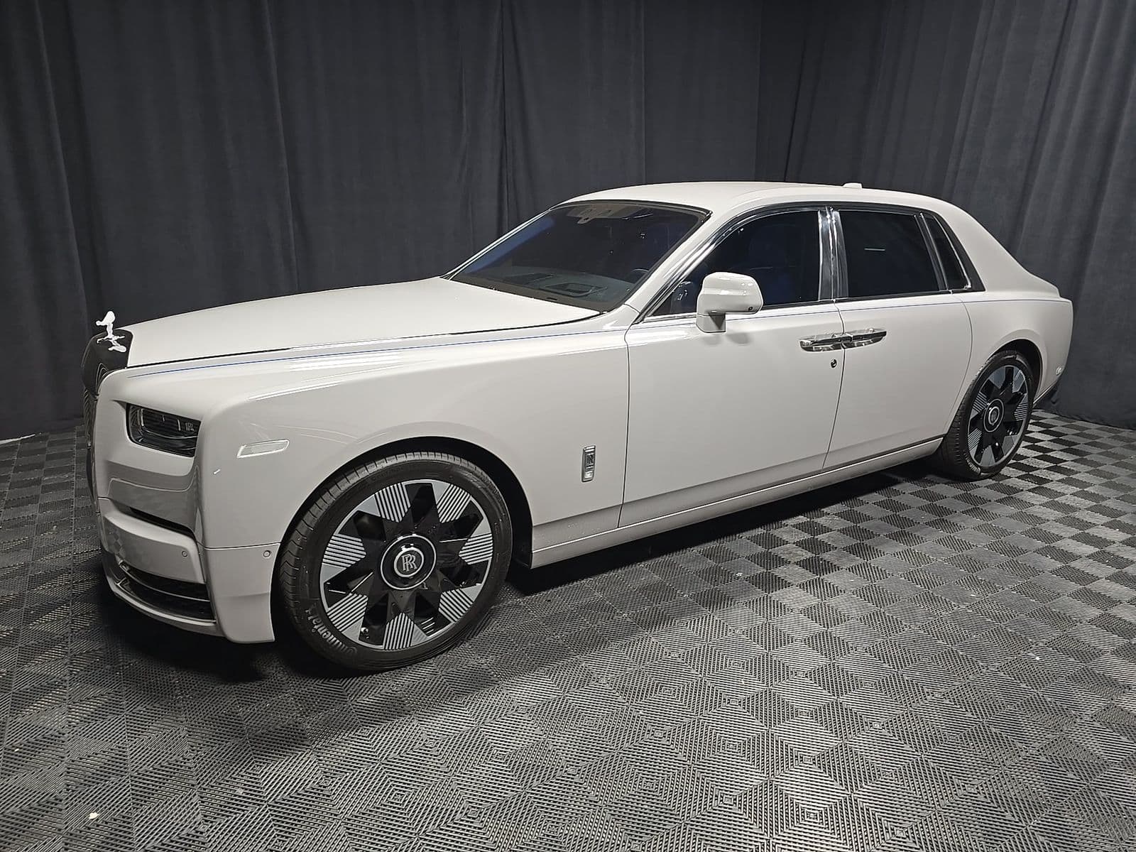 2024 ROLLS-ROYCE PHANTOM Base