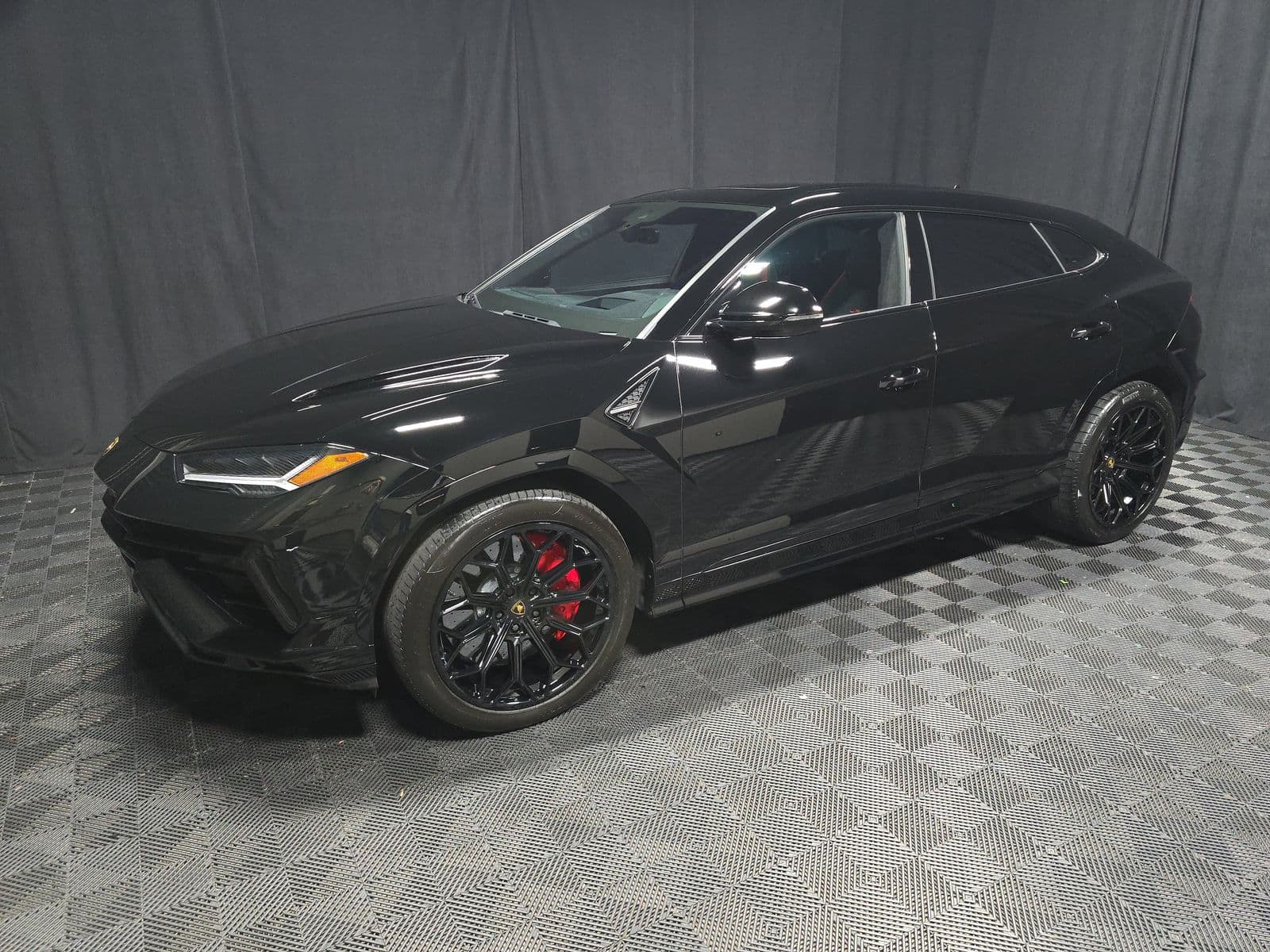 2023 LAMBORGHINI URUS S