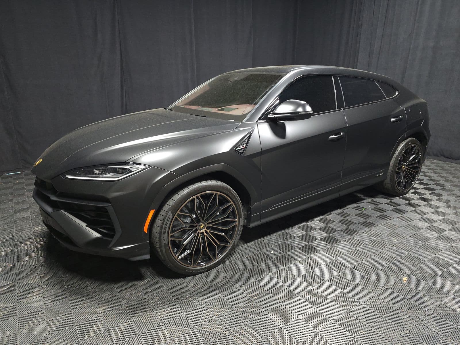 2025 LAMBORGHINI URUS PLUG-IN HYBRID SE