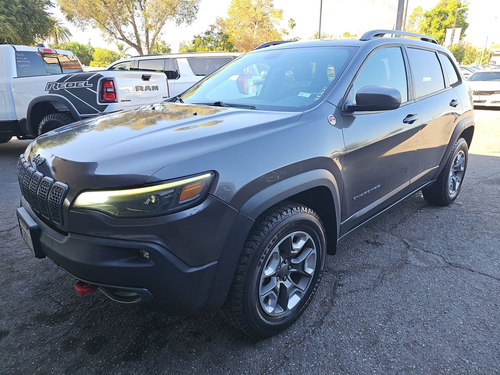 2019 JEEP CHEROKEE Trailhawk 1