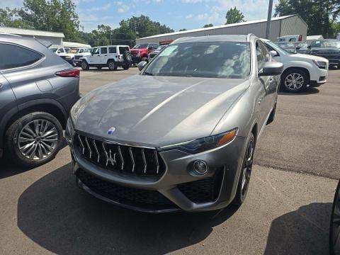 2021 MASERATI LEVANTE Base