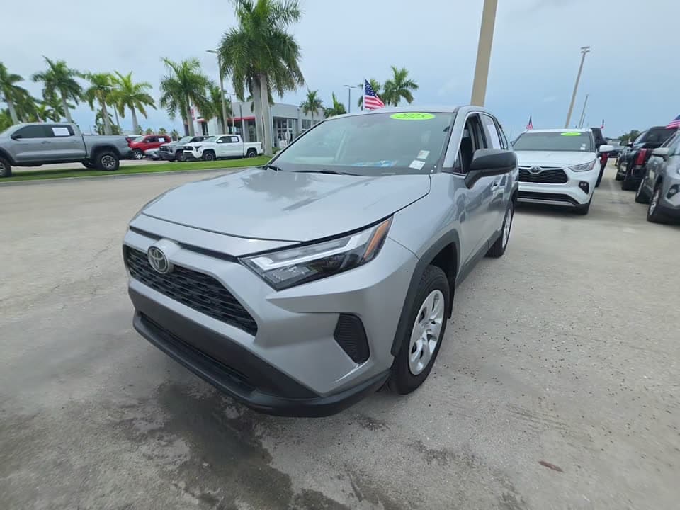 2025 TOYOTA RAV4 LE