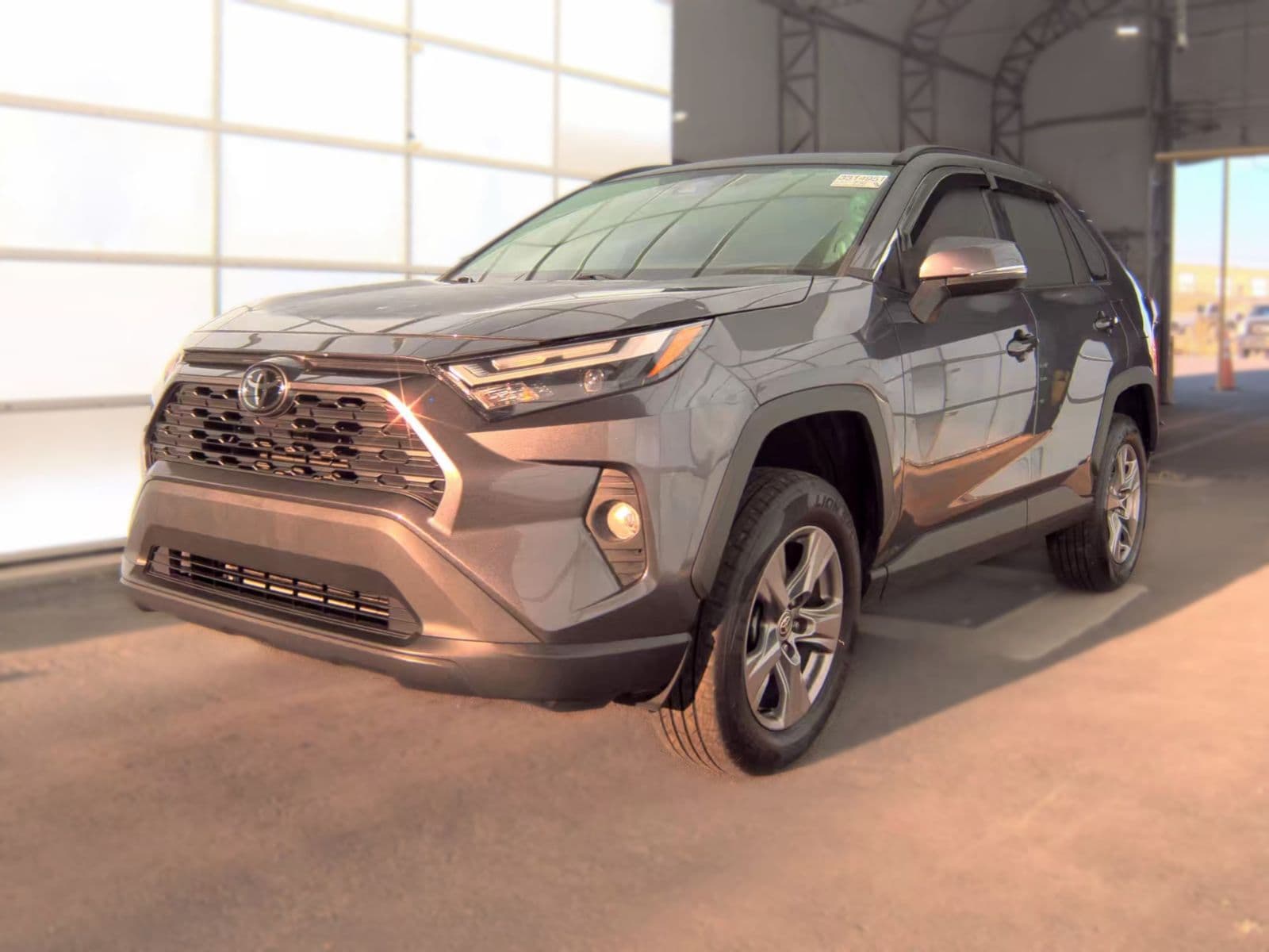 2022 TOYOTA RAV4 XLE