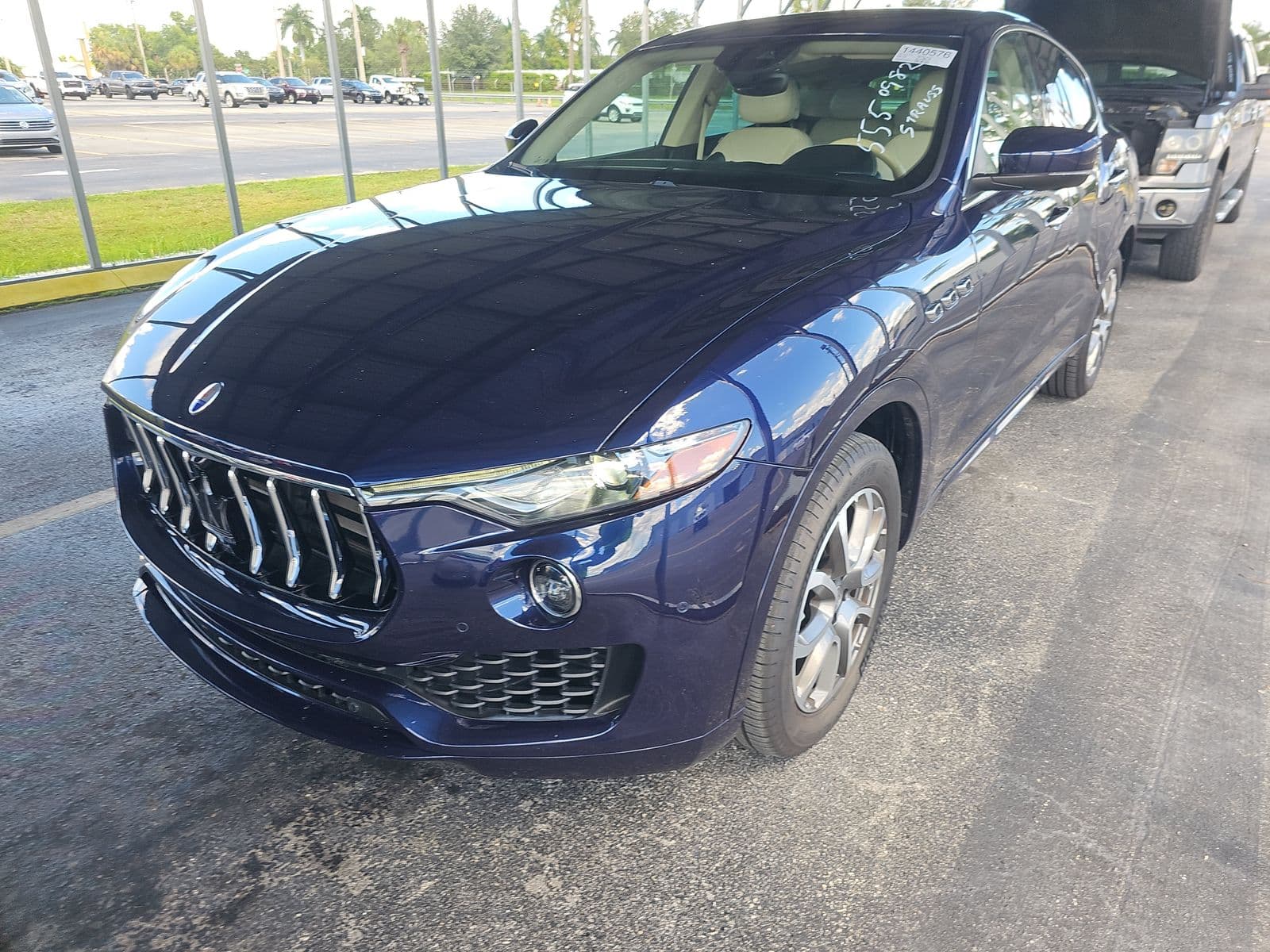 2019 MASERATI LEVANTE Base