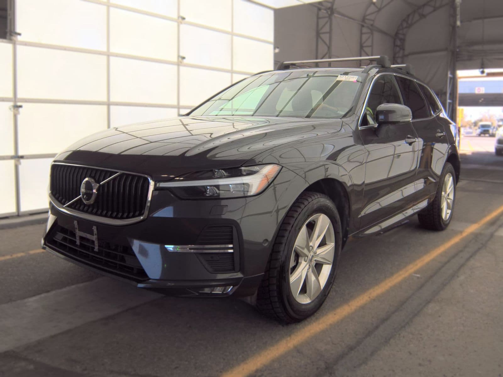 2022 VOLVO XC60 B5 Momentum