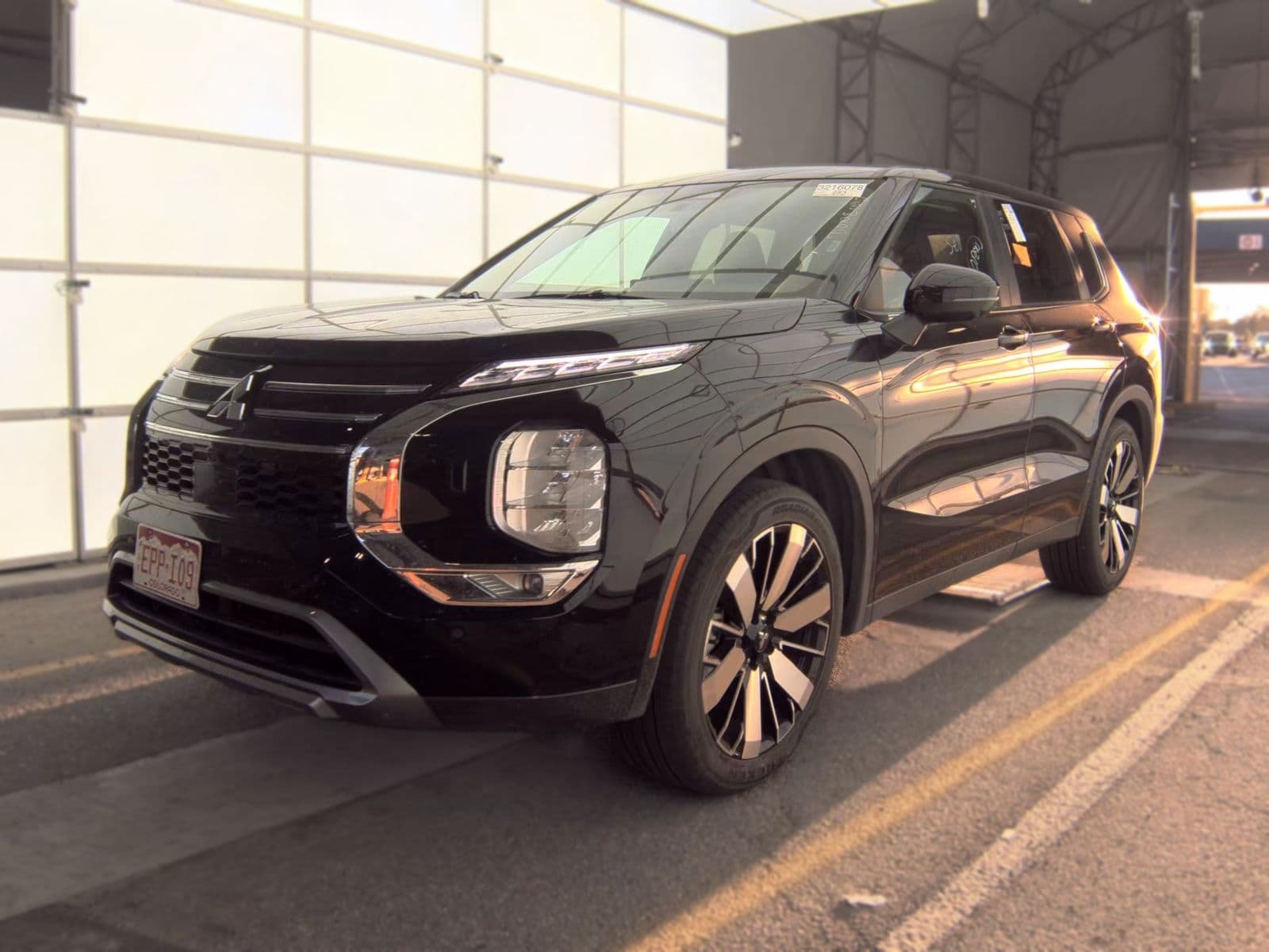 2025 MITSUBISHI OUTLANDER SE