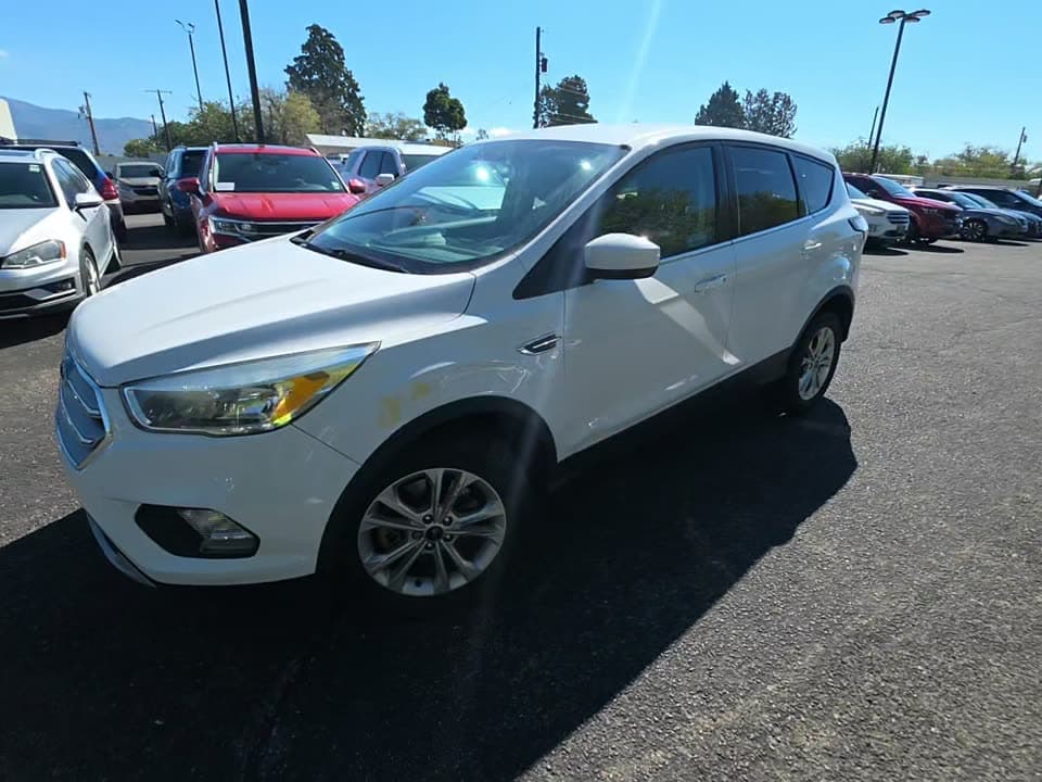 2017 FORD ESCAPE SE