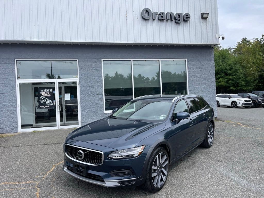 2025 VOLVO V90 CROSS COUNTRY B6 Plus