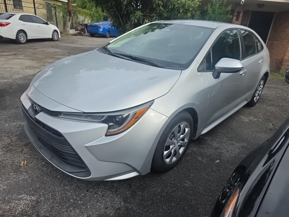 2023 TOYOTA COROLLA LE 1