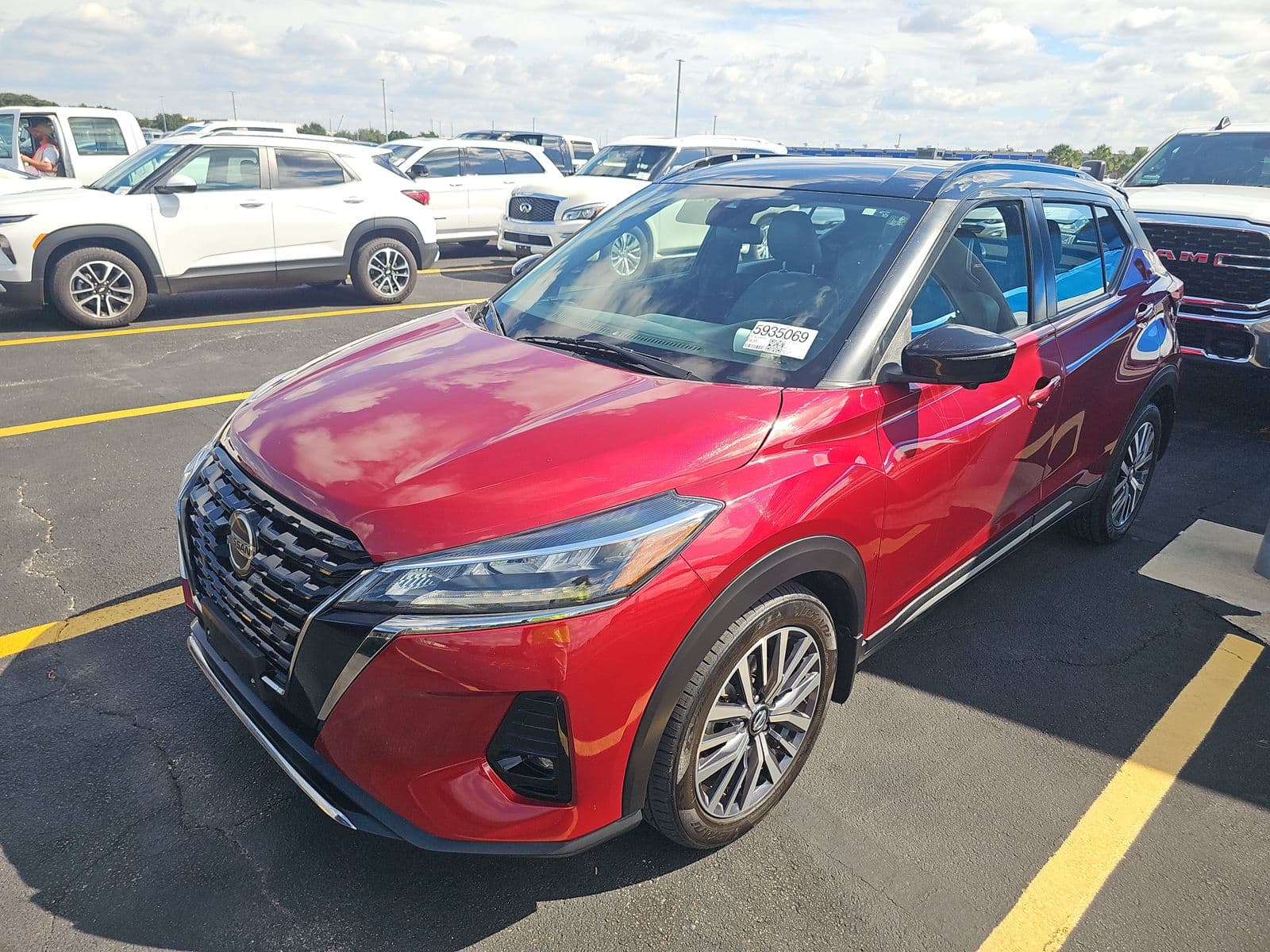 2021 NISSAN KICKS SR 1