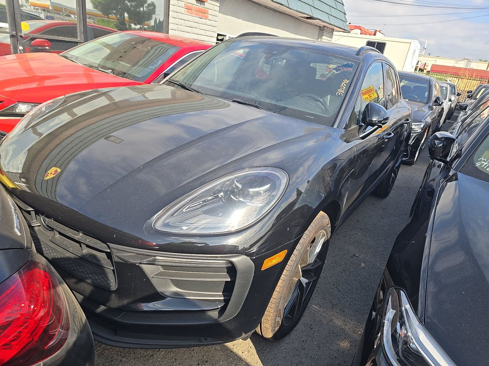 2023 PORSCHE MACAN Base