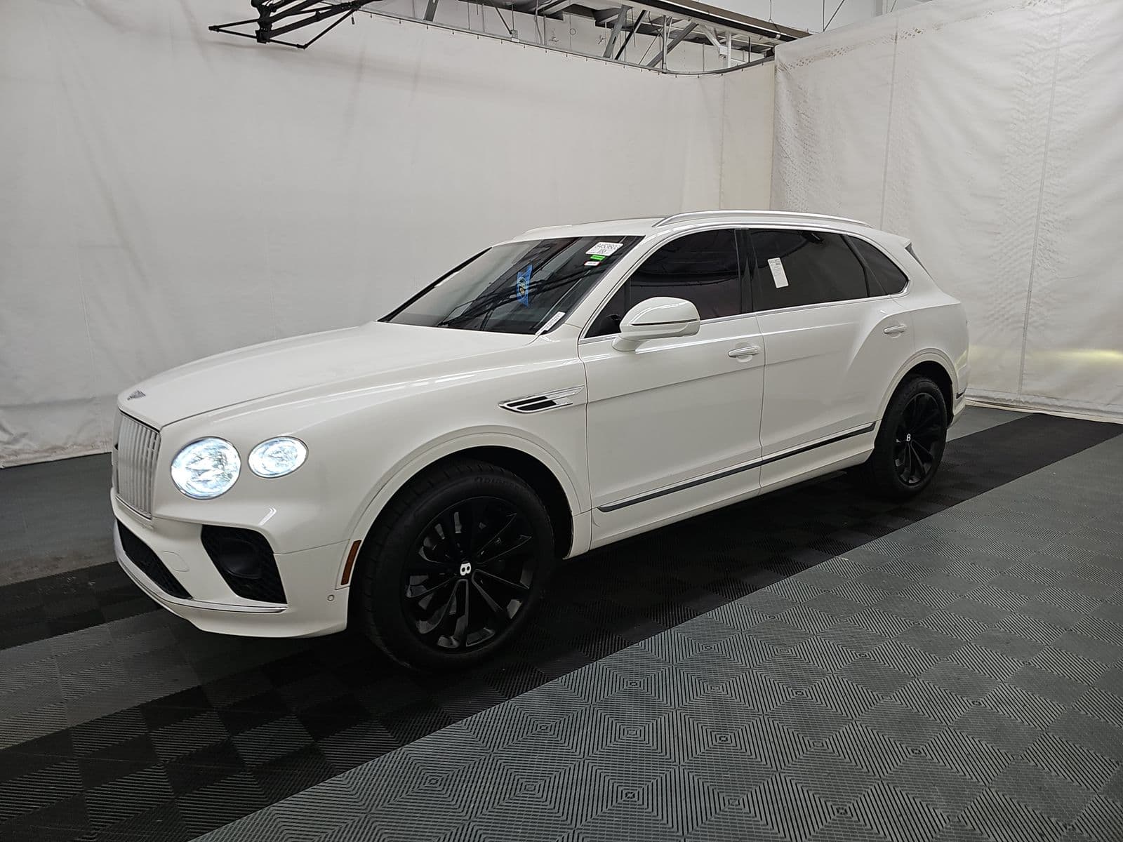 2023 BENTLEY BENTAYGA EWB Base