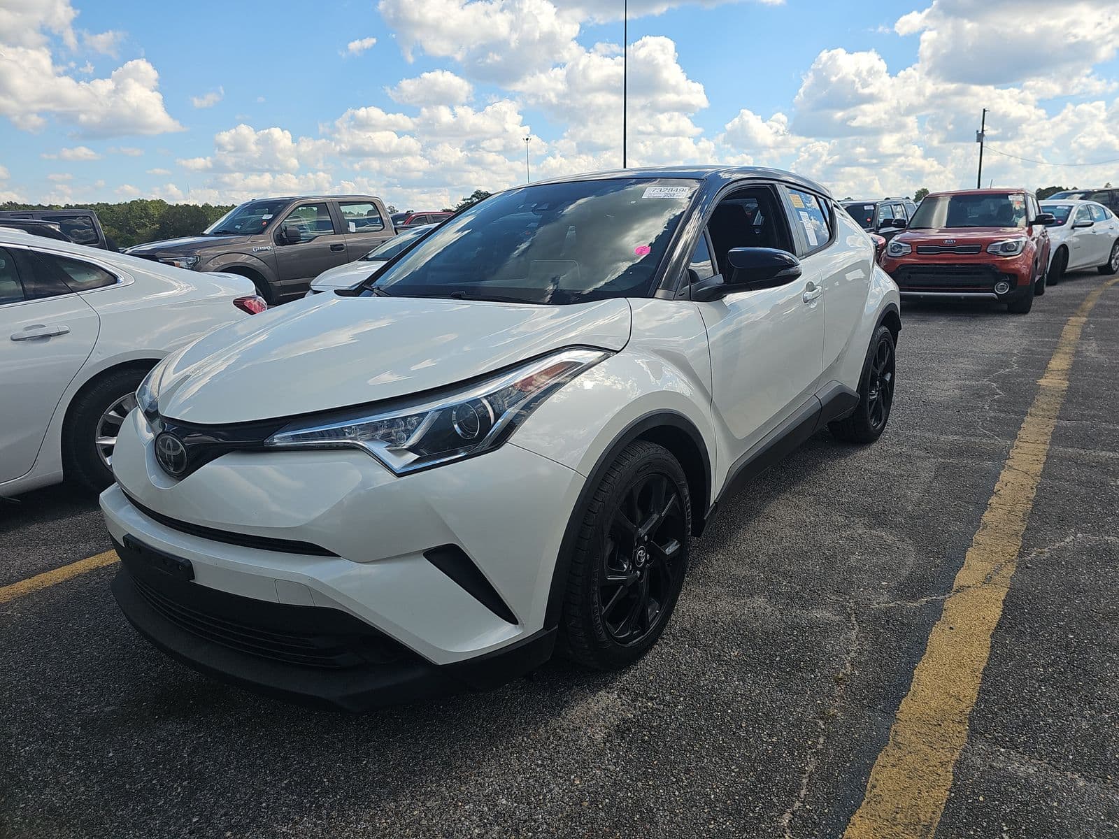 2019 TOYOTA C-HR XLE