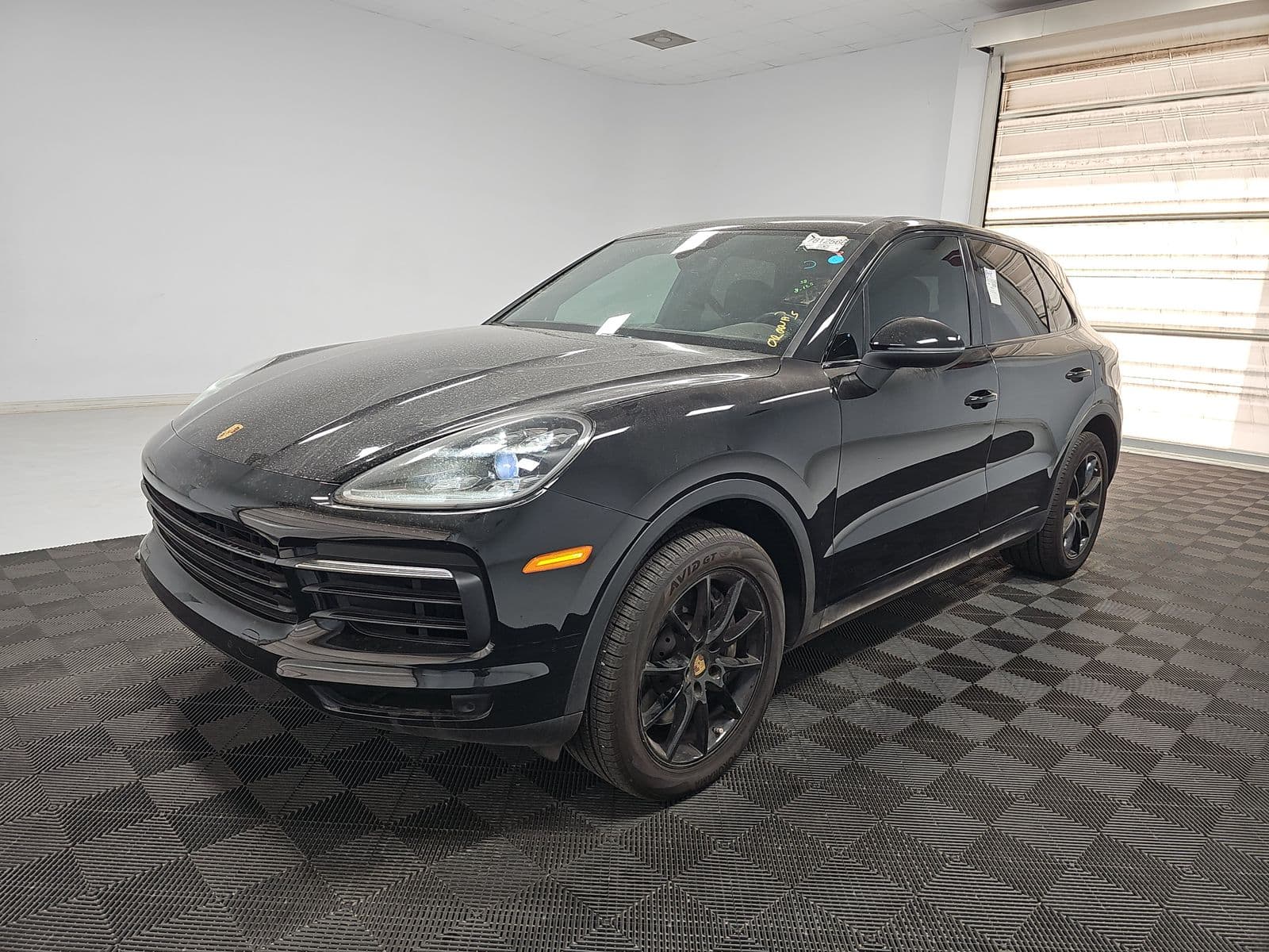 2022 PORSCHE CAYENNE Base