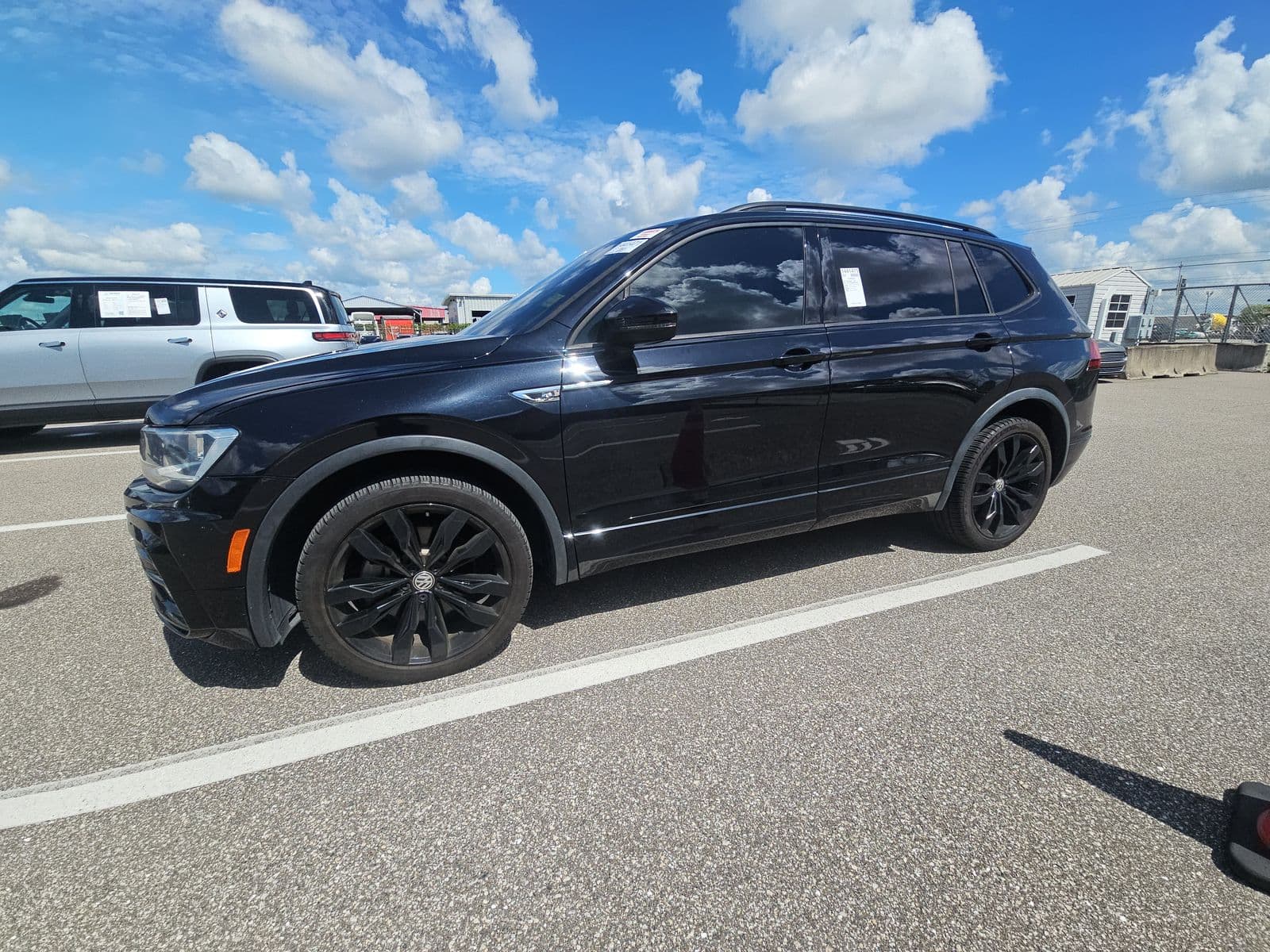 2021 VOLKSWAGEN TIGUAN 2.0T SE 1