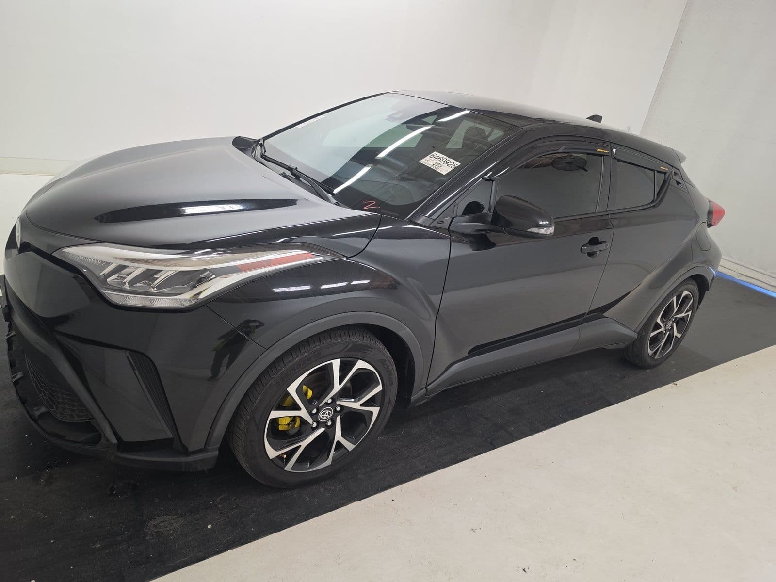 2020 TOYOTA C-HR XLE