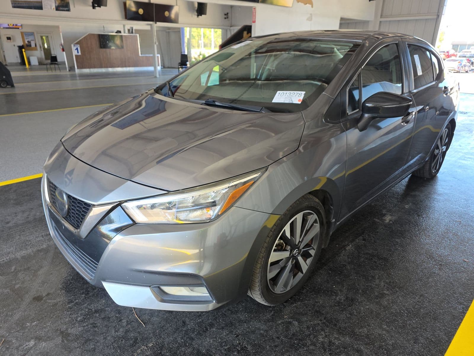2021 NISSAN VERSA SR