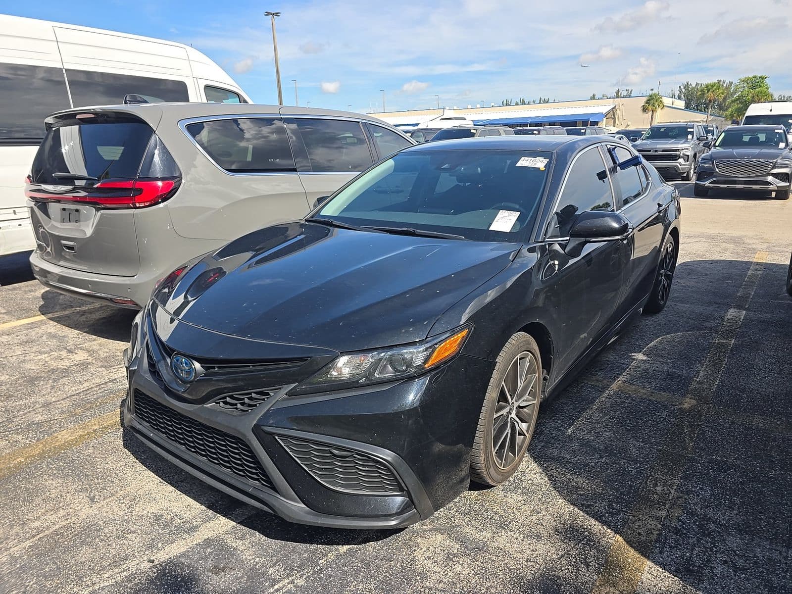 2023 TOYOTA CAMRY HYBRID SE