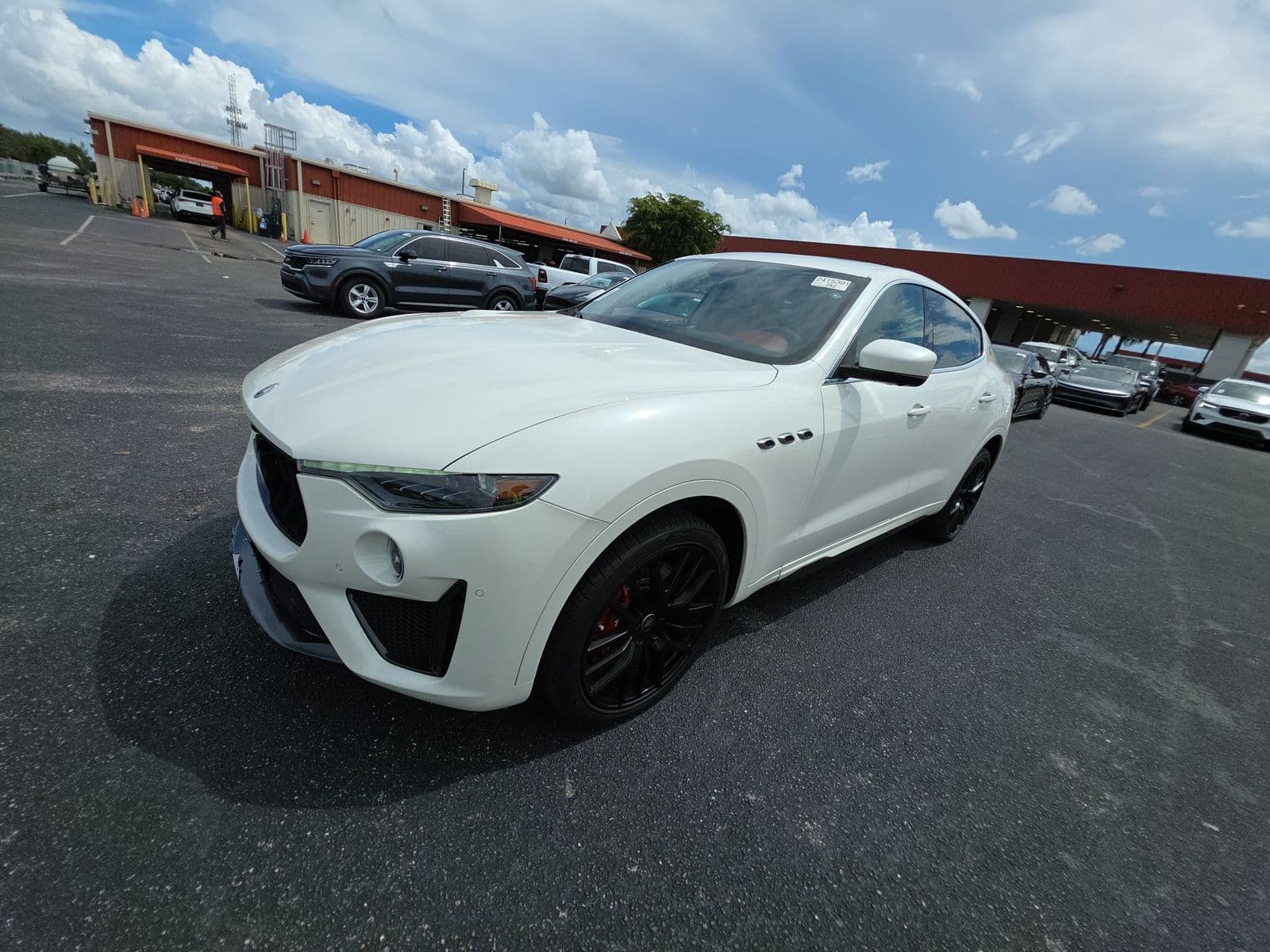 2019 MASERATI LEVANTE Trofeo
