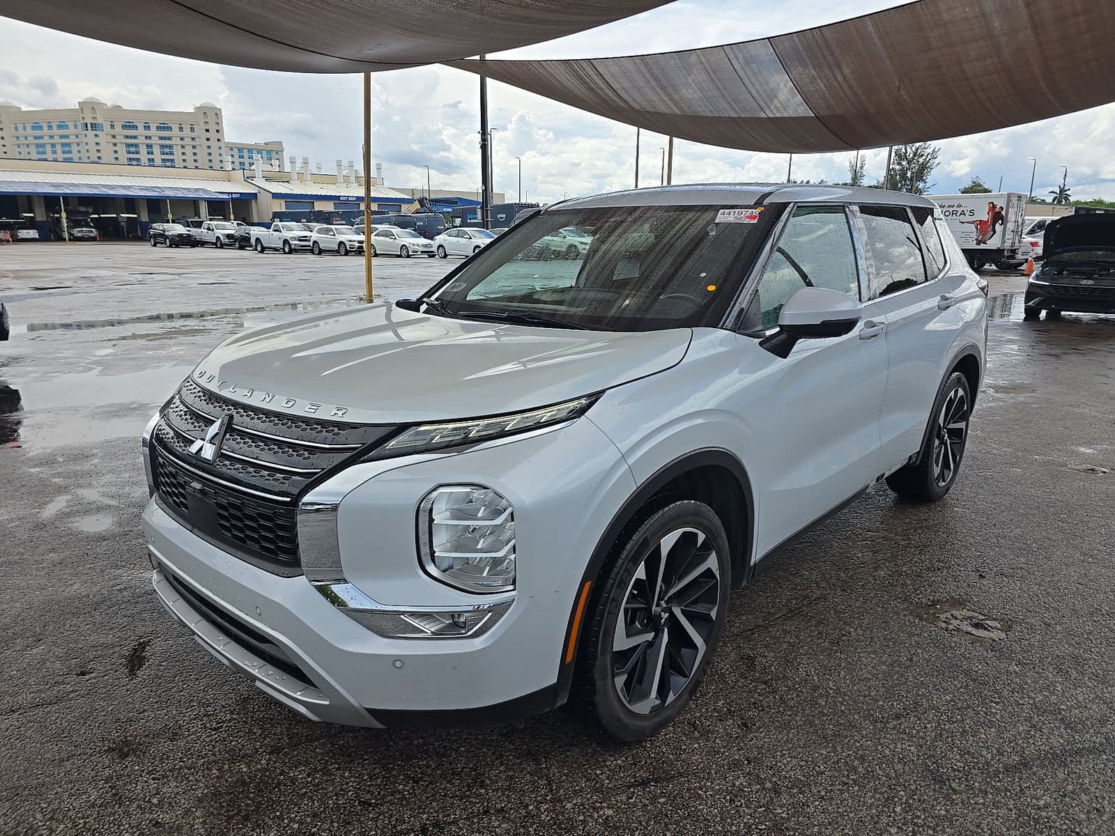 2022 MITSUBISHI OUTLANDER SE