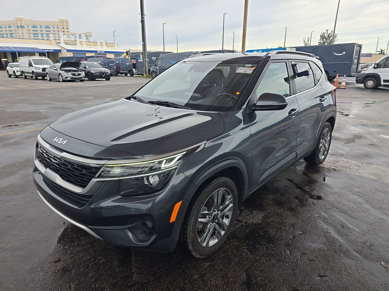 2022 KIA SELTOS S