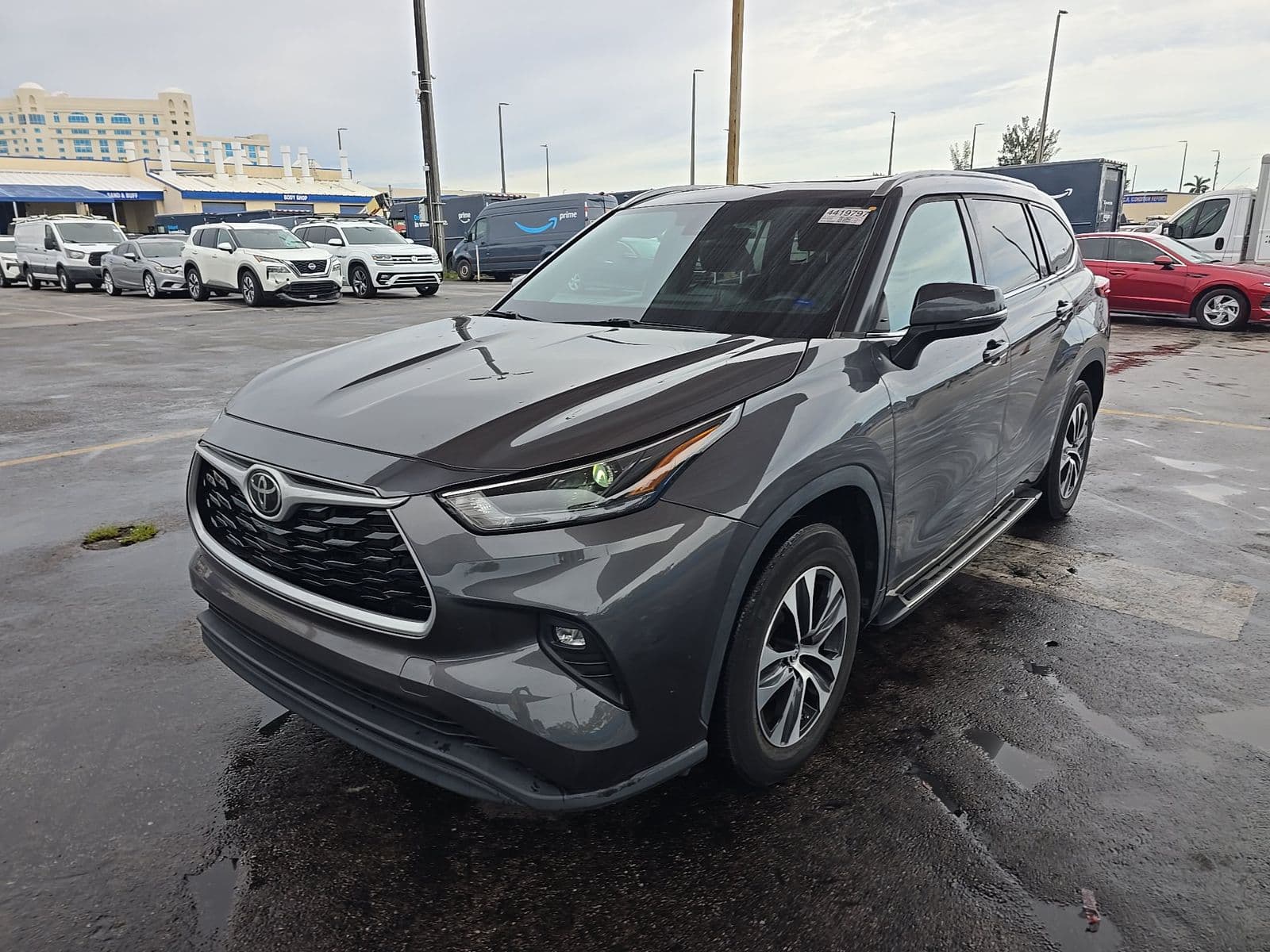 2022 TOYOTA HIGHLANDER XLE