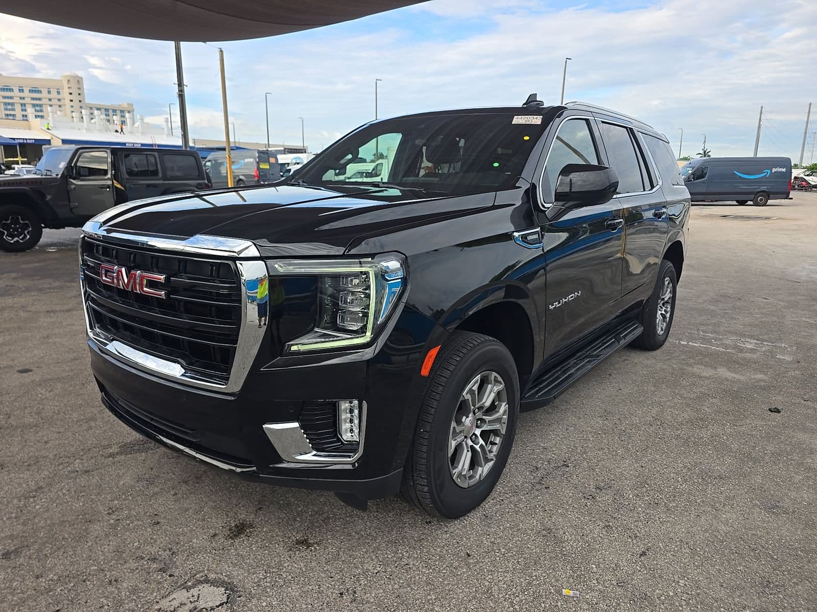 2023 GMC YUKON SLE