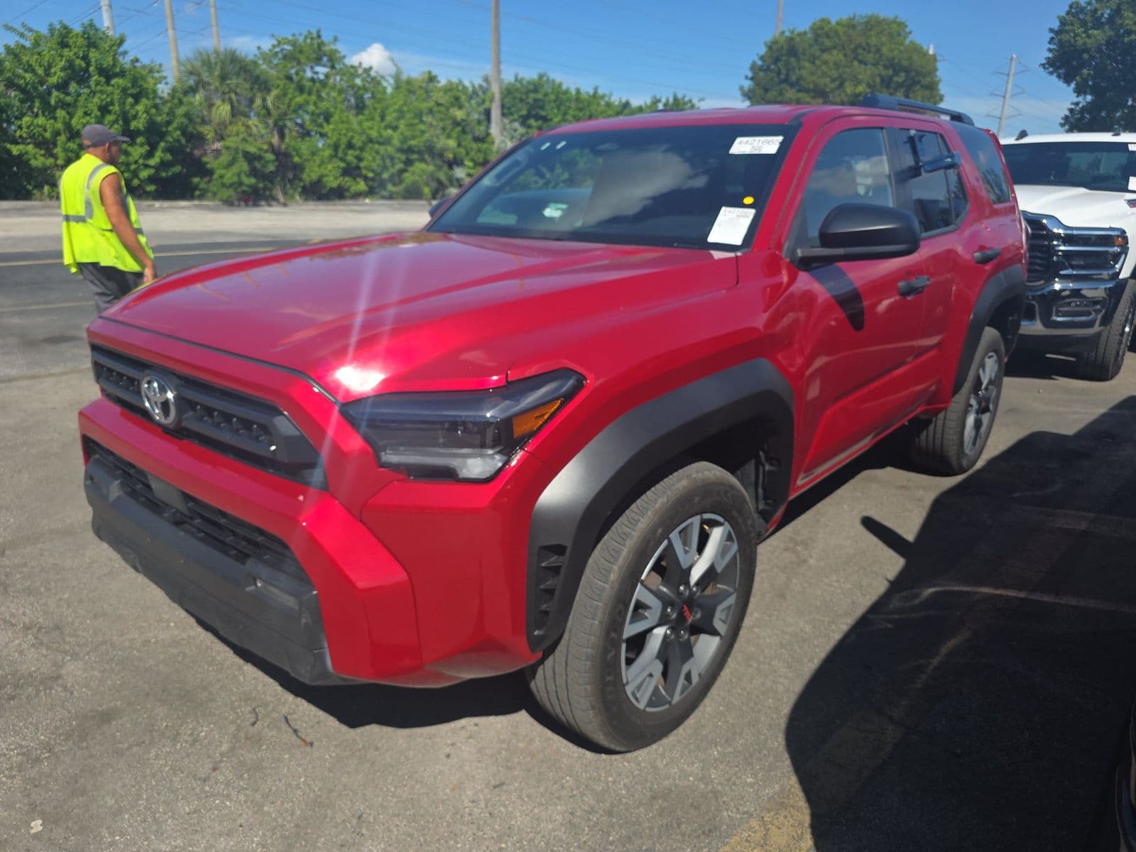 2025 TOYOTA 4RUNNER SR5
