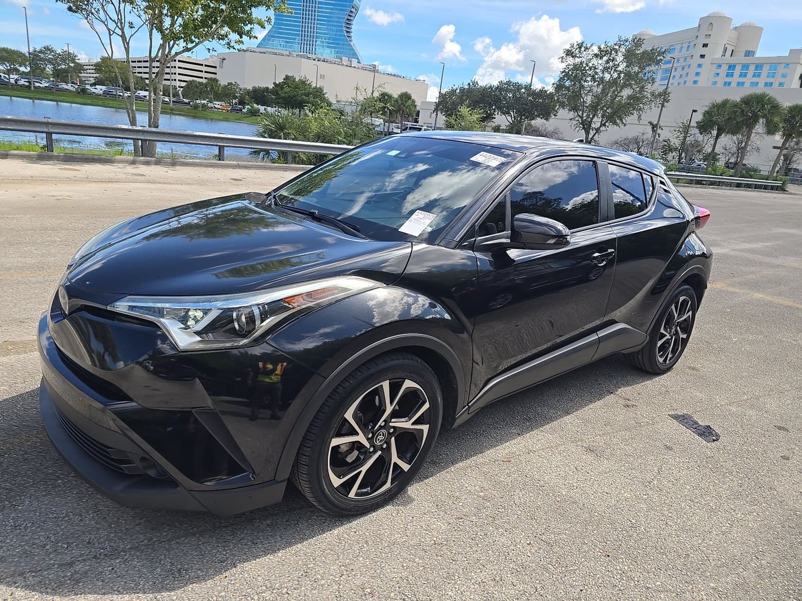 2018 TOYOTA C-HR XLE