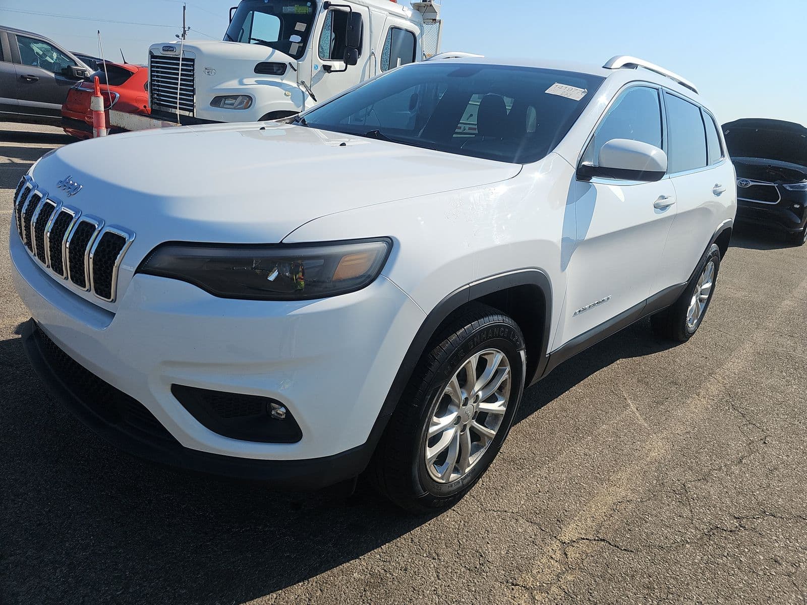 2019 JEEP CHEROKEE Latitude