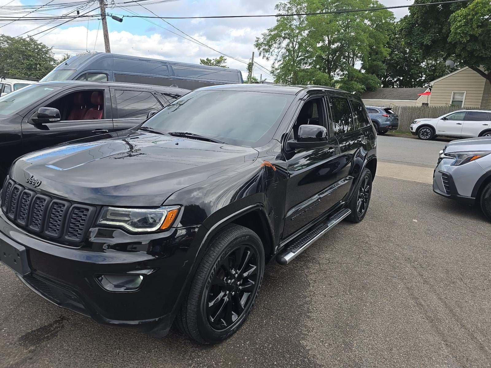 2020 JEEP GRAND CHEROKEE LAREDO ALTITUDE Edition