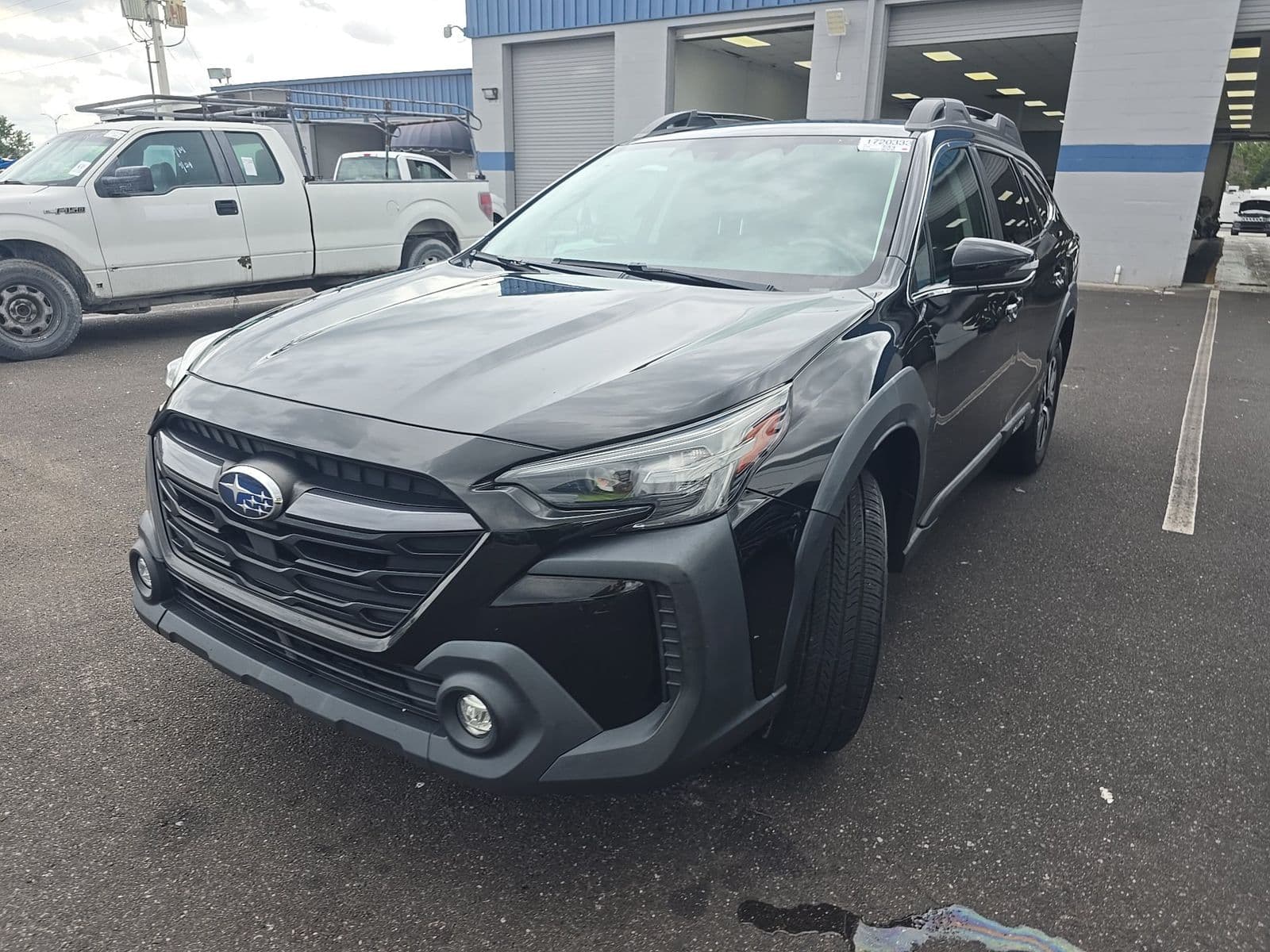 2023 SUBARU OUTBACK Premium 1