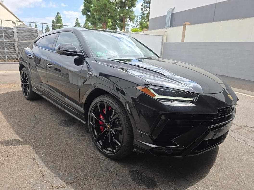 2024 LAMBORGHINI URUS S