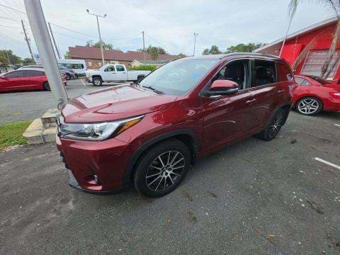 2017 TOYOTA HIGHLANDER SE