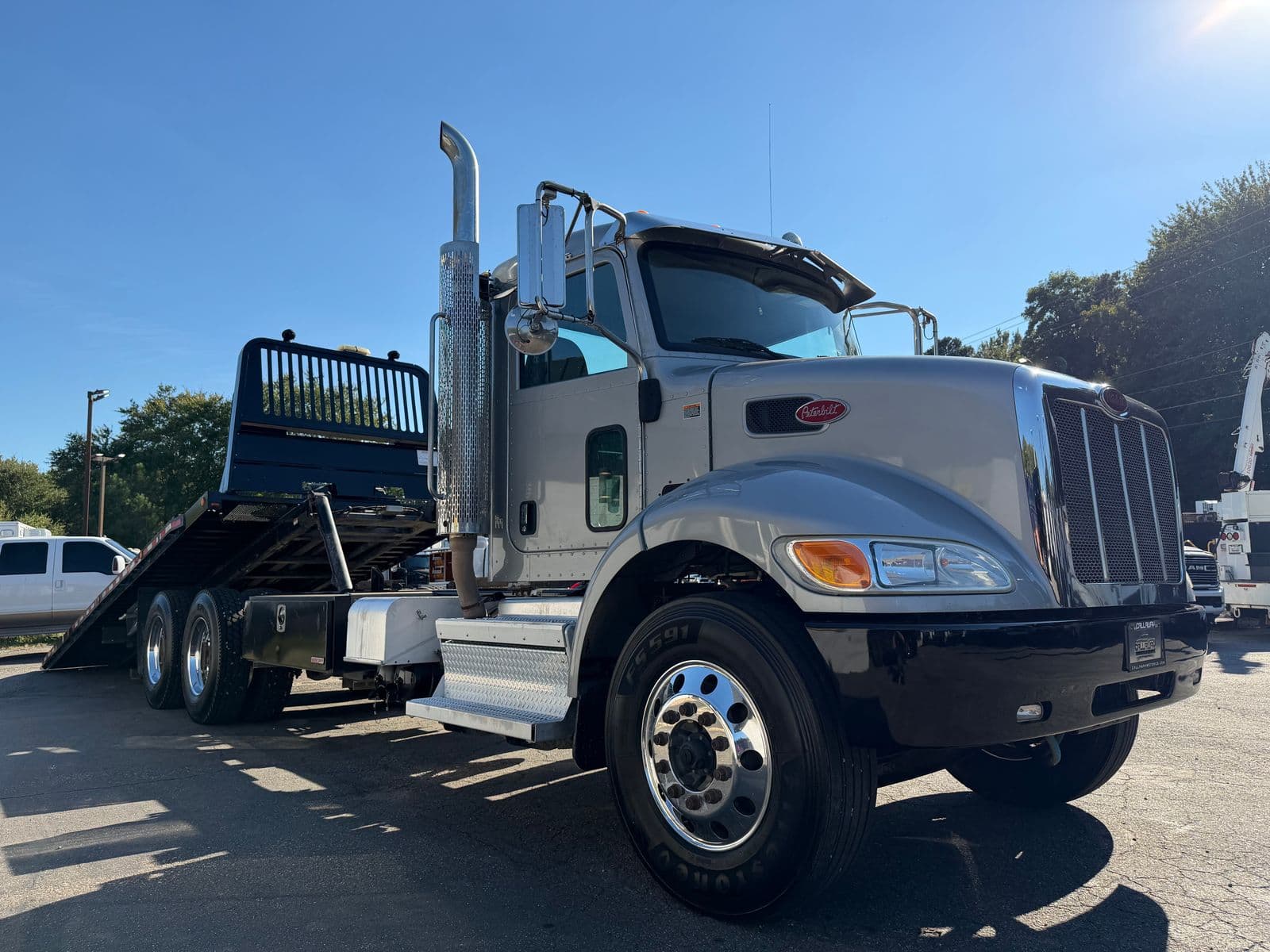 2019 PETERBILT 348 Base
