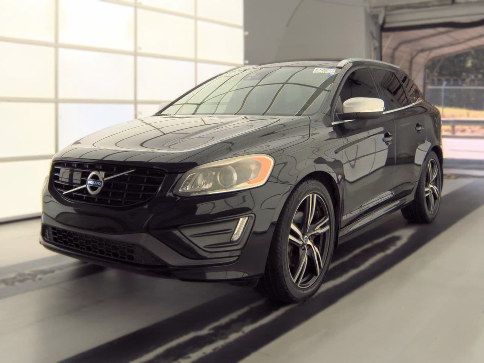 2017 VOLVO XC60 T6 R-Design