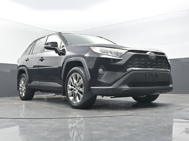 2019 TOYOTA RAV4 XLE Premium
