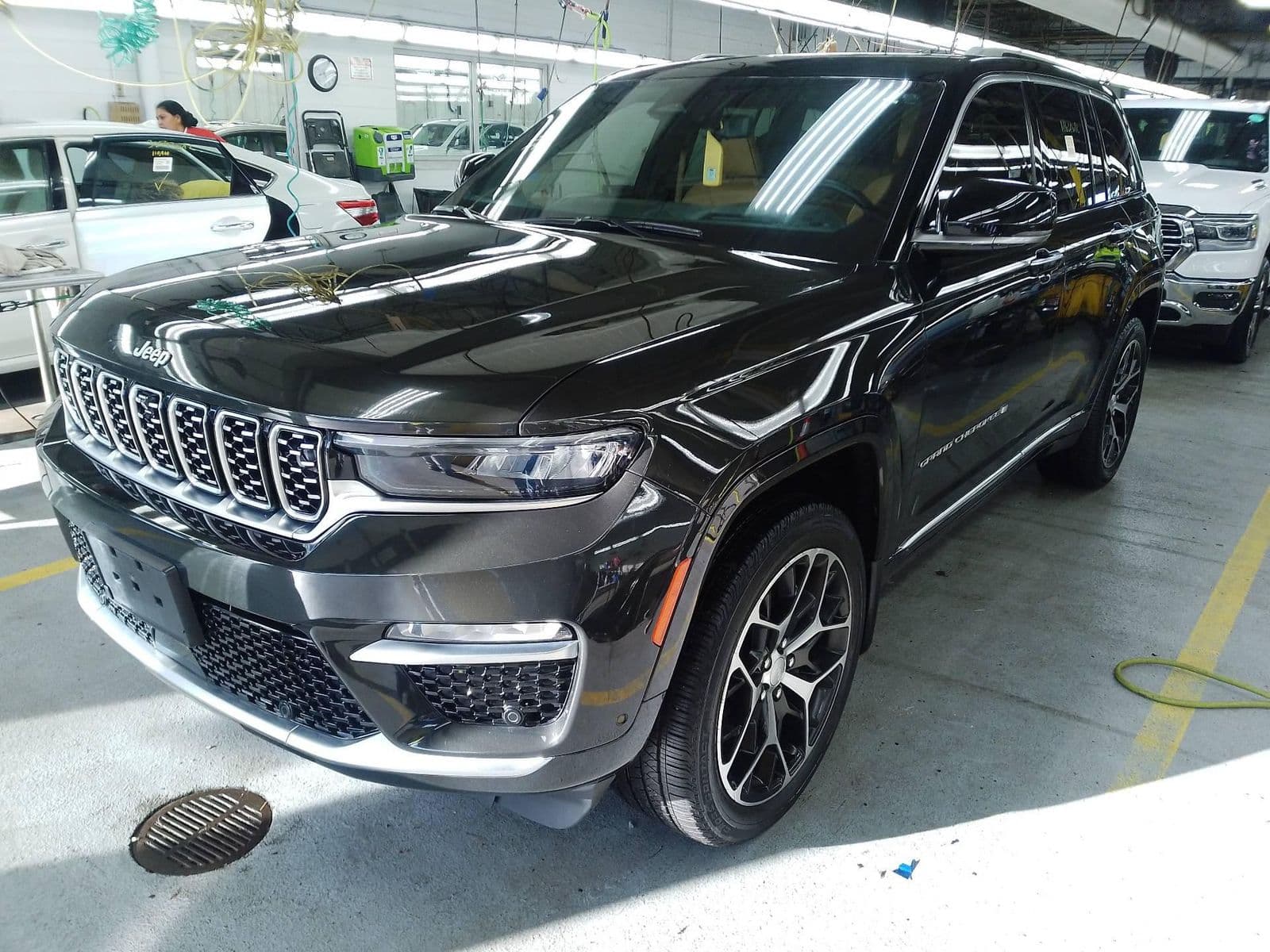2023 JEEP GRAND CHEROKEE SUMMIT Reserve