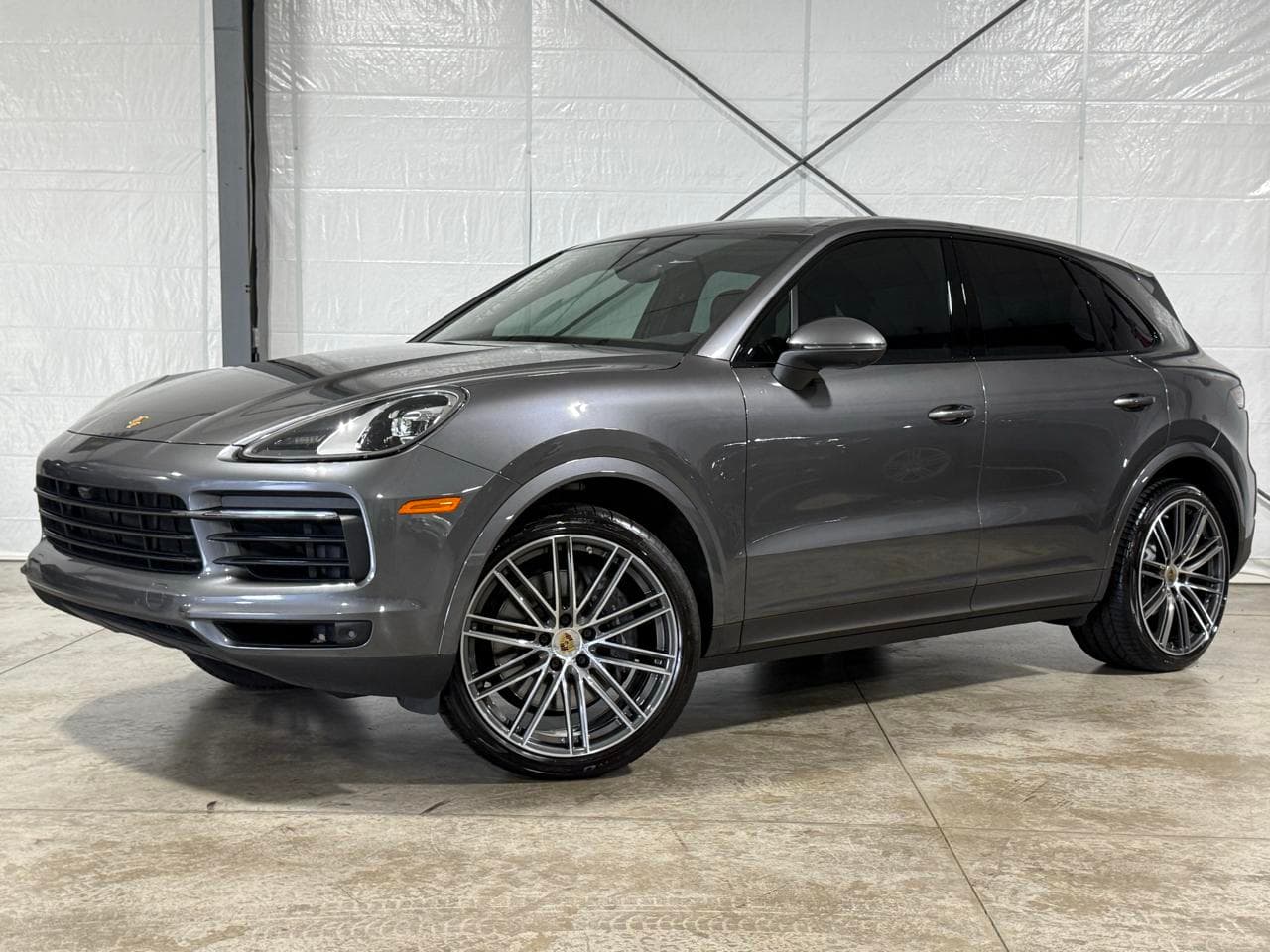 2023 PORSCHE CAYENNE Base