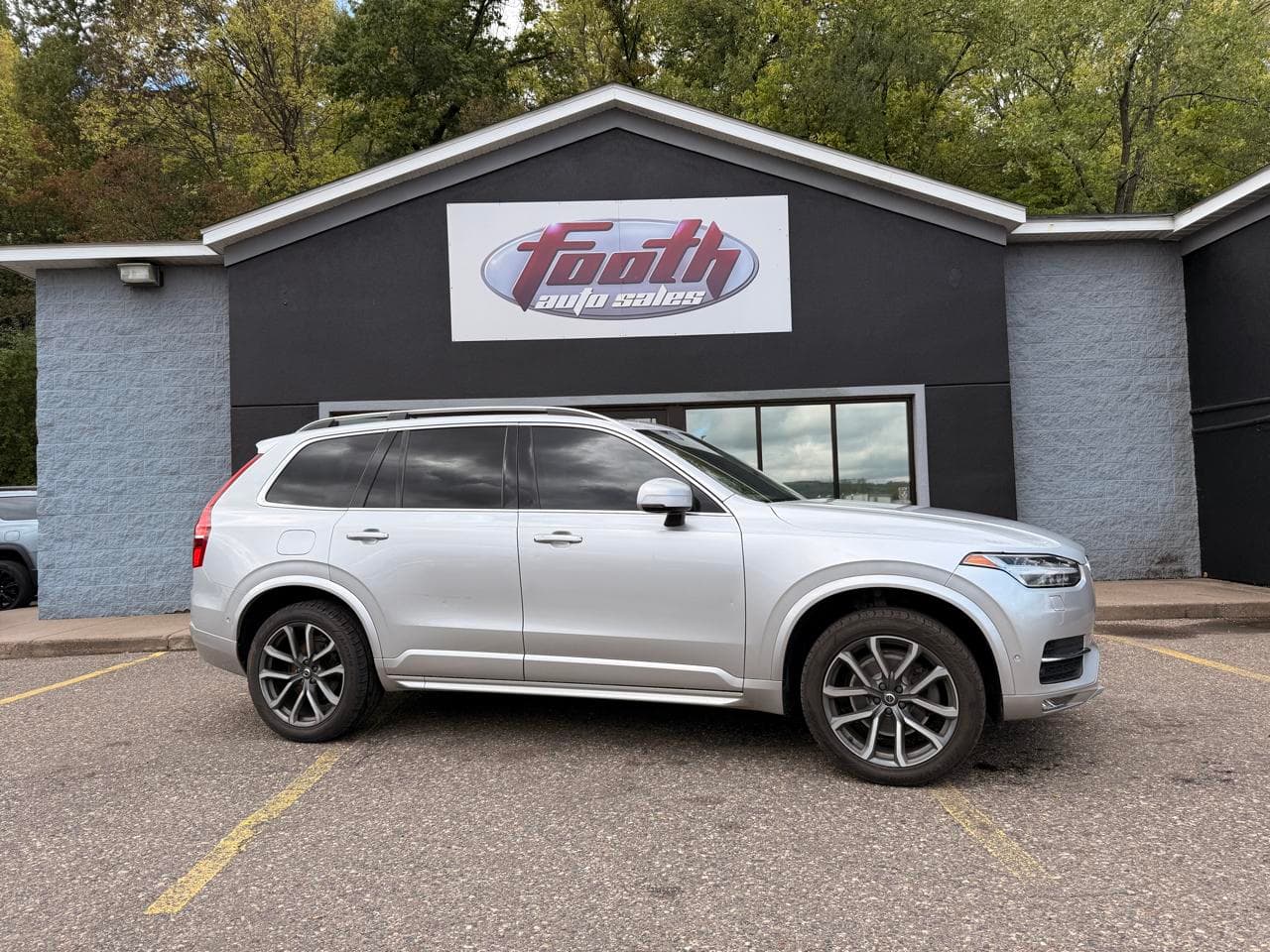 2018 VOLVO XC90 T5 Momentum