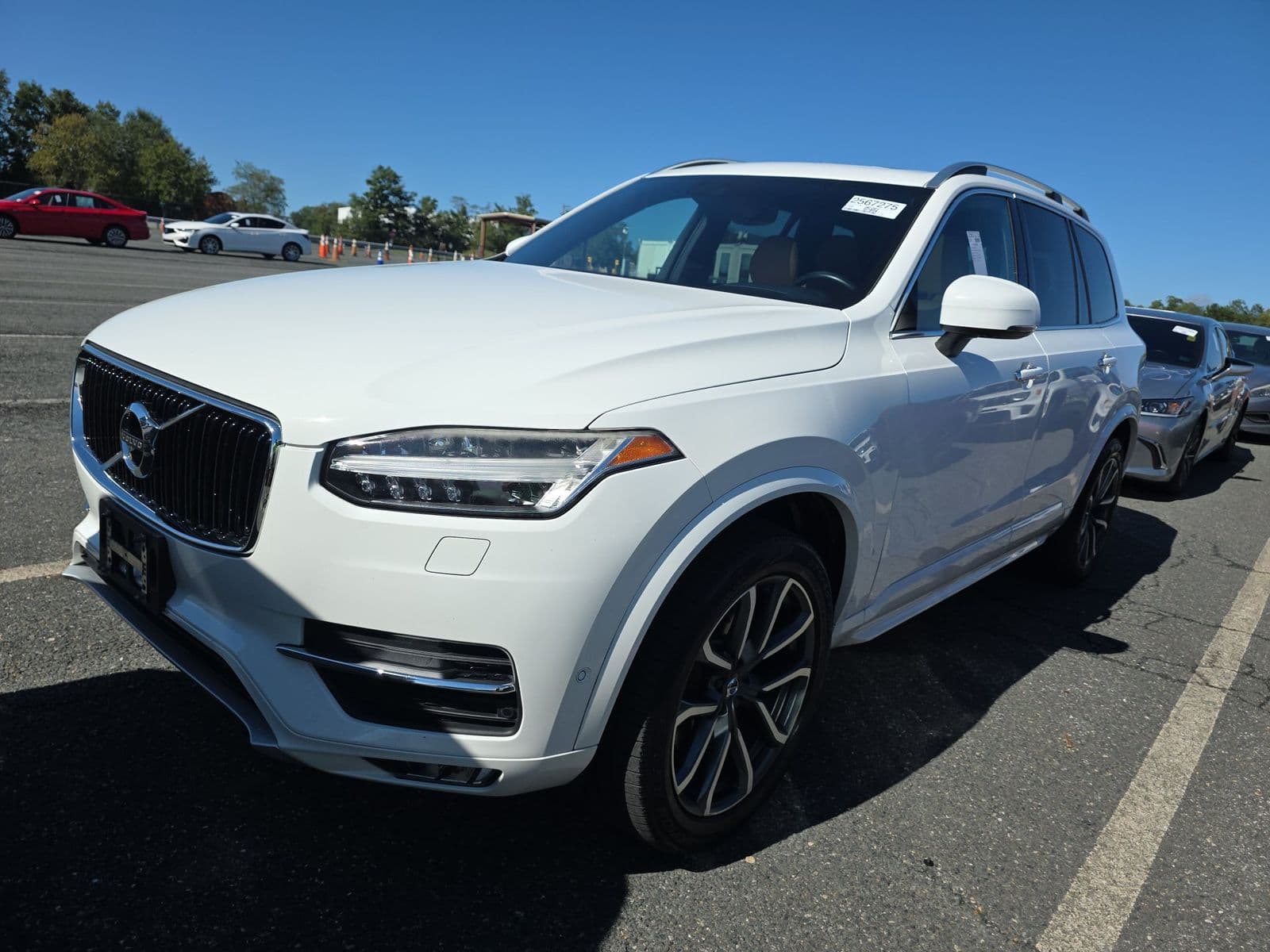 2017 VOLVO XC90 T6 Momentum