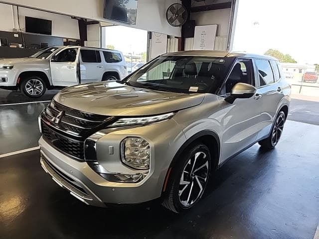 2023 MITSUBISHI OUTLANDER SE